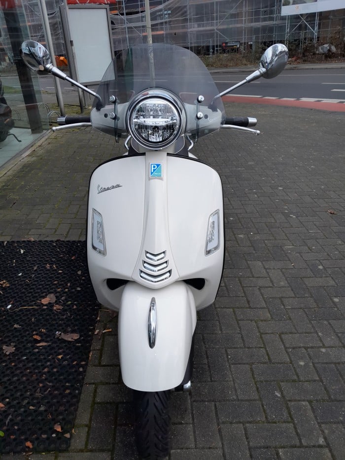 Vespa GTS 300 SUPER E5 – Bild 4