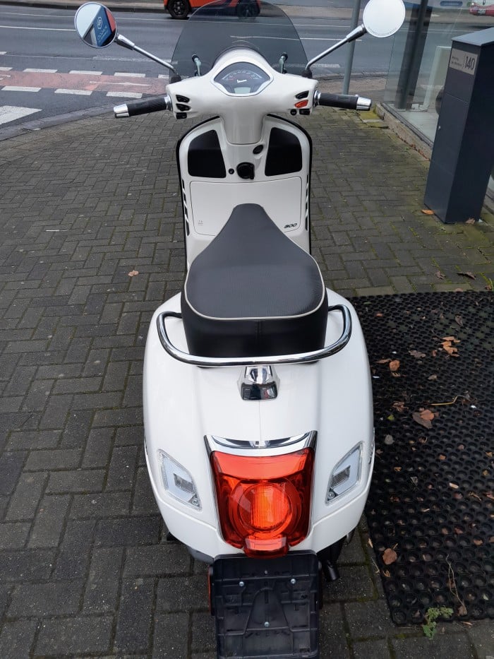 Vespa GTS 300 SUPER E5 – Bild 3