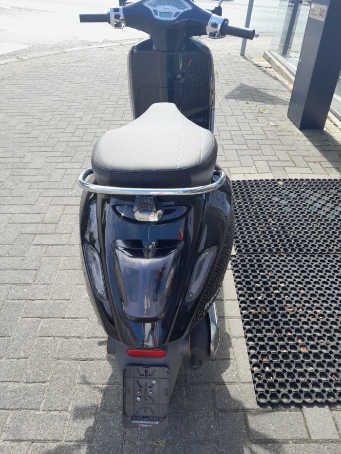 Vespa PRIMAVERA 50 IGET E4 – Bild 4