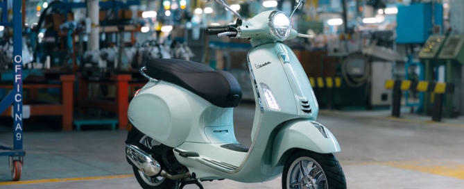 Vespa Primavera 125 mit ihrer charakteristischen Karosserieform